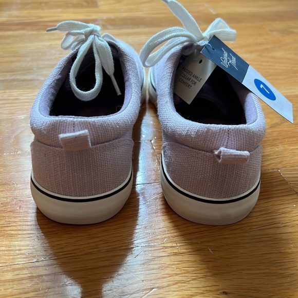 Universal Thread Sneakers - Picture 5 of 5